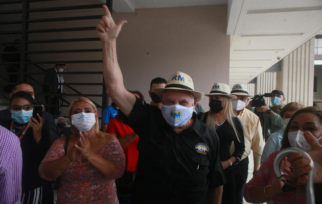 El expresidente Ricardo Martinelli es el que lidera Realizando Metas. Foto: Víctor Arosemena