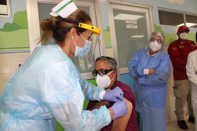 Panamá apuesta a la vacunación masiva contra la covid-19 para salir de la cuarta ola de contagios. Foto: Grupo Epasa