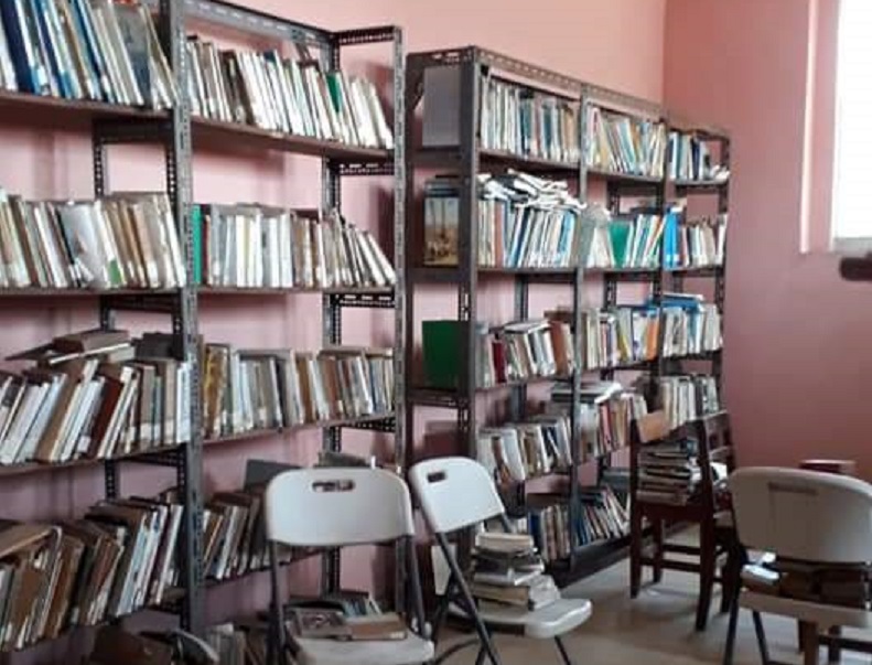 Además en la biblioteca se ubicarán libros y enciclopedias recolectadas por la Apede. Foto: Diomedes Sánchez 