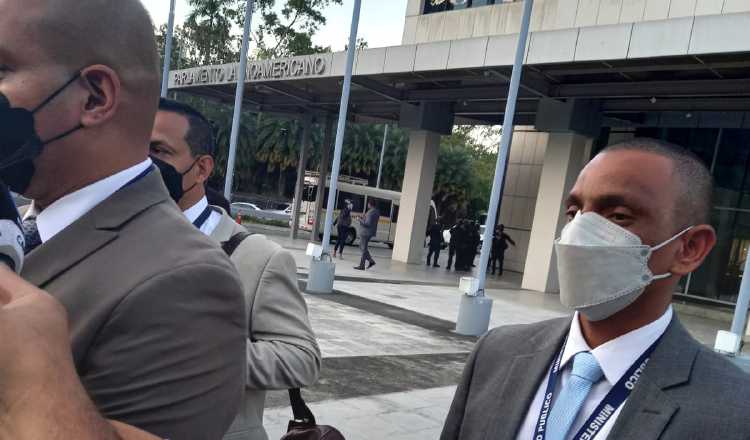 El fiscal Gilberto Arona, acompañando a el fiscal Emeldo Márquez, durante la celebración de la audiencia por el caso New Nusiness. Archivo