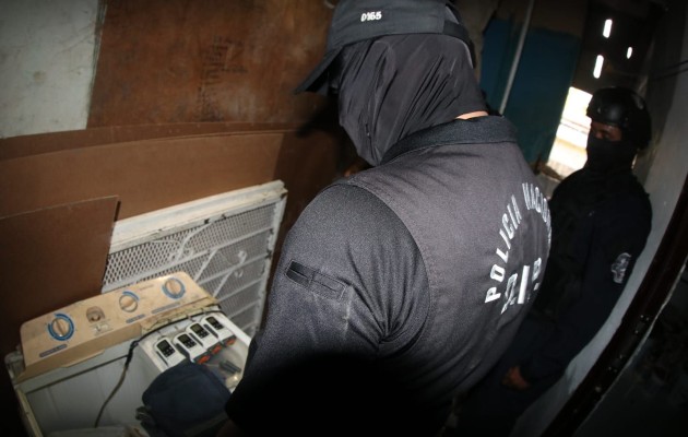 En el operativo decomisaron: como radio de comunicación, un arma de fuego, municiones, proveedores, equipos tecnológicos y otros elementos. Foto. Diomedes Sánchez En el operativo decomisaron: como radio de comunicación, un arma de fuego, municiones, proveedores, equipos tecnológicos y otros elementos. Foto. Diomedes Sánchez