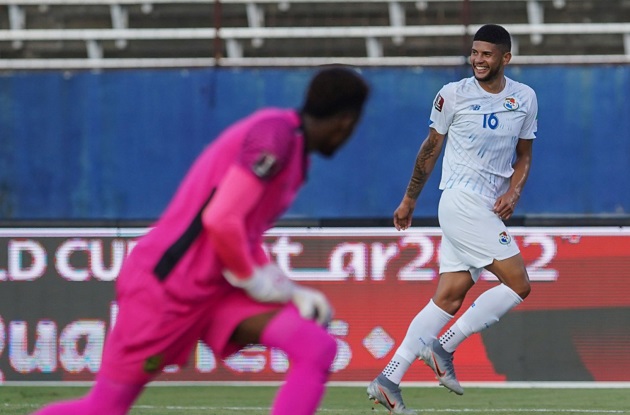 El defensa Andrés Andrade marcó uno de los tres goles con los que Panamá derrotó 0-3 a Jamaica en Kingston. Foto: EFE