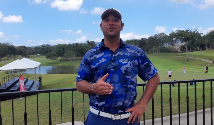 Rafael Campos, un viejo conocido en la cancha de golf de Cerro Viento, terminó ayer con 68 golpes. Aurelio Martínez