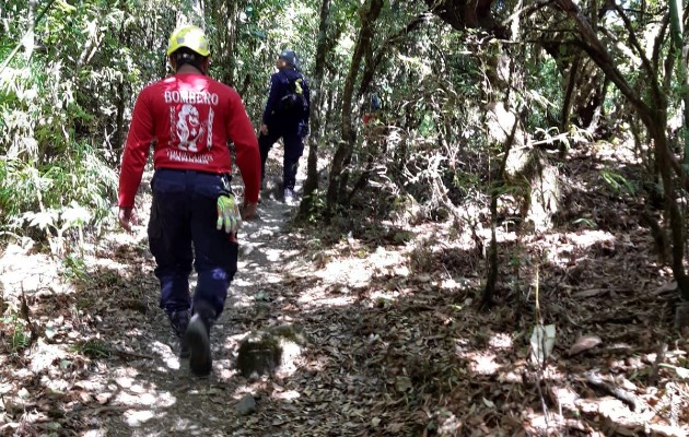 En la búsqueda participan unidades de los bomberos, ONG SAR Panamá en coordinación con guardaparques de MiAmbiente y la Policía Nacional. Foto. Mayra Madrid