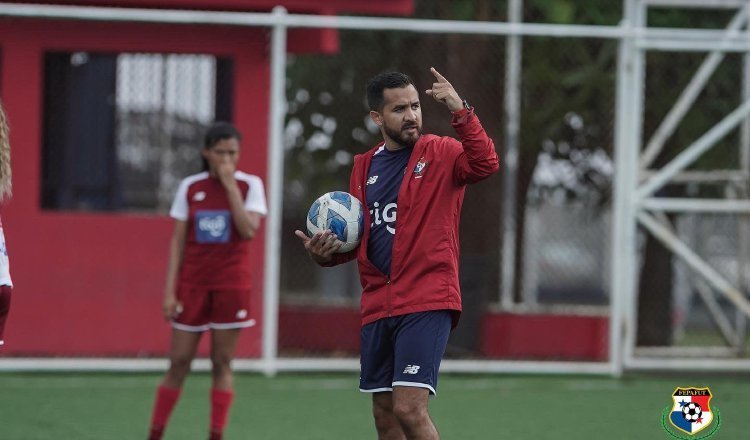 Ignacio 'Nacho' Quintana, técnico del seleccionado femenino panameño. Foto:Fepafut