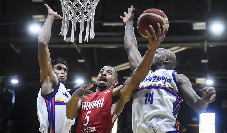 Trevor Gaskins en el partido ante Venezuela. Foto: Fepaba