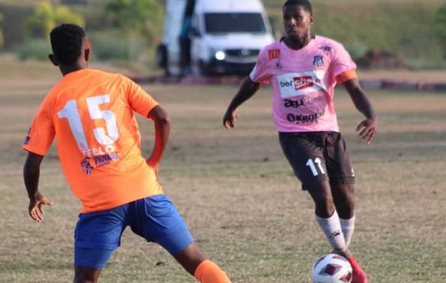 A juicio de Cooper, la cancha no está para jugar partidos de LPF. Foto: Árabe Unido