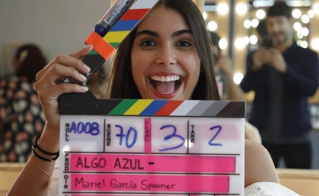 Elizabeth Grimaldo protagoniza junto a Carlos Torres 'Algo Azul'. Foto: Instagram