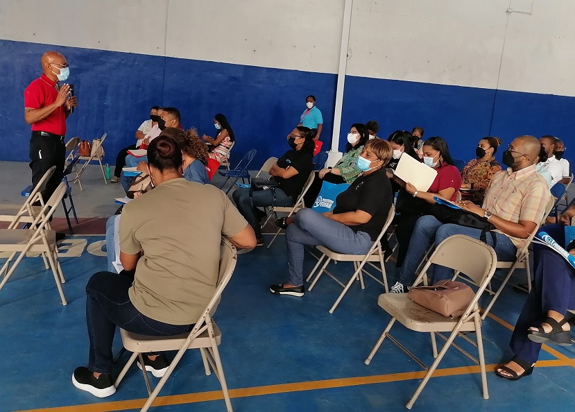 Se instruye a los docentes el fomento de las medidas de higiene en el ambiente escolar. Foto: Diomedes Sánchez 