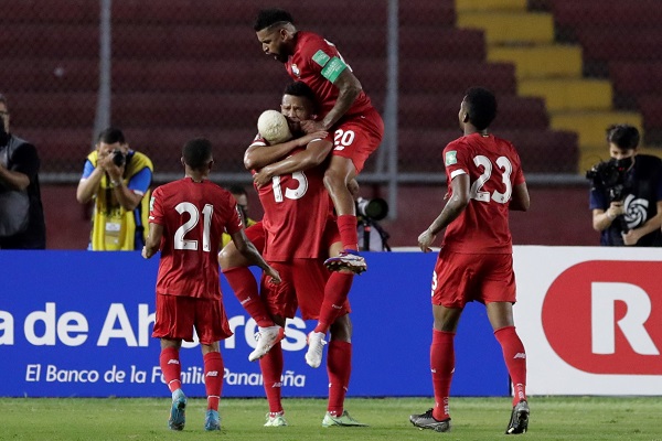 Panamá buscará mantener vivo el sueño de clasificar al Mundial de Fútbol Qatar 2022 en la última triple fecha del octagonal final de la Concacaf. Foto: EFE