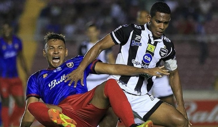 Tauro y Plaza Amador jugarán en el estadio Rommel. Foto:LPF