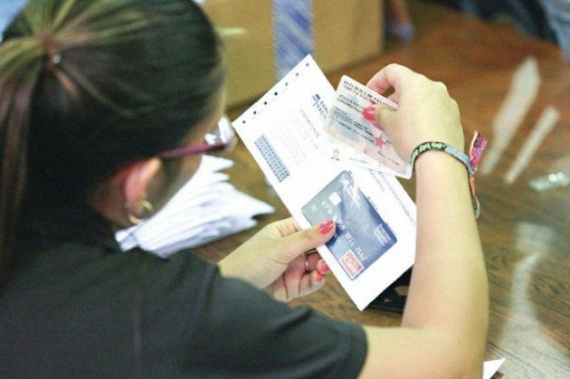 Buscan incluir jóvenes y adultos de las escuelas nocturnas y otros programas en el Pase-U. Foto: Archivos