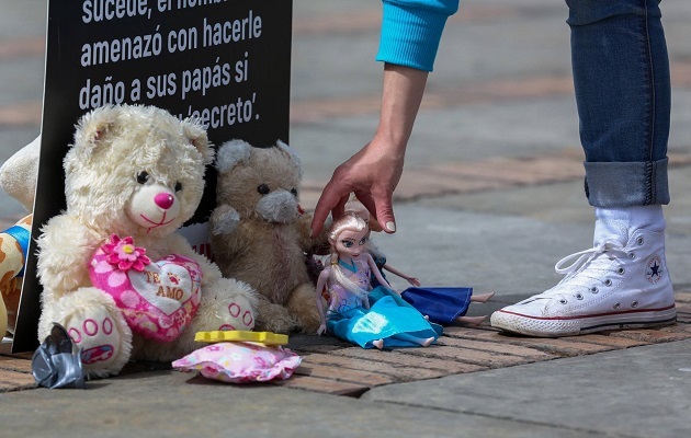 La víctima de abuso sexual recibe atención médica. Foto: Redes Sociales