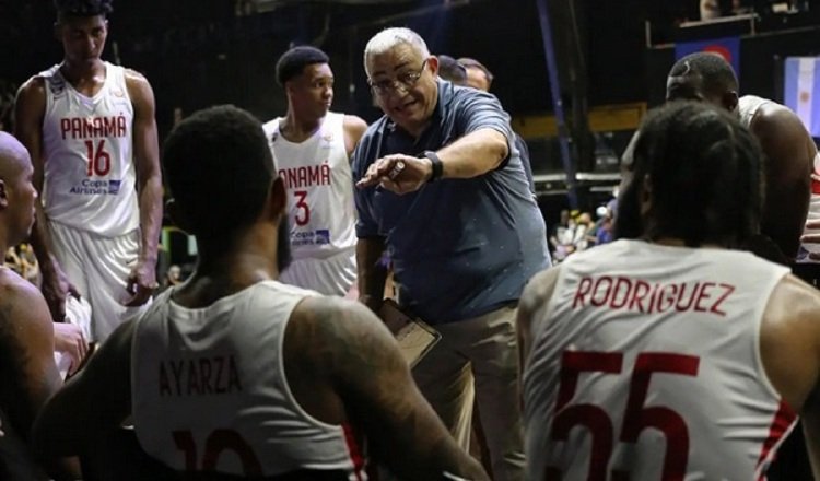 Flor Meléndez, entrenador del seleccionado panameño. Foto: Fiba