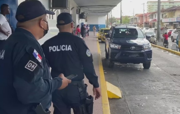 Uno de los disparos le dio a José de La Cruz Vásquez en el área abdominal, por lo que fue intervenido la tarde del sábado. Foto. Diomedes Sánchez