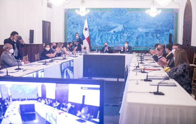 En total se están beneficiando, según explican a 854,658 clientes a nivel nacional. Foto: Cortesía Presidencia