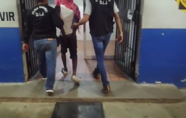 El ciudadano fue capturado en el sector de Barrio Sur en Colón. Foto. Diomedes Sánchez