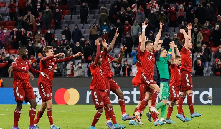 Jugadores del Bayern, festejan Foto:EFE