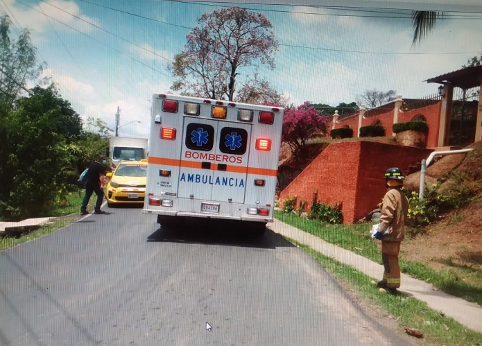 Cuando las ambulancias estaban en el área calobreña, se confirmó que todo era falso. Foto: Melquiades Vásquez 