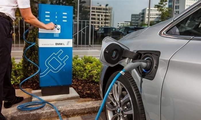 Los autos eléctricos  ayudan a reducir las emisiones de contaminantes. Foto: EFE