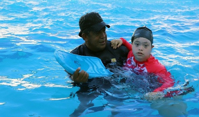 Todos los sábados las personas toman las clases de natación. Foto: Cortesía