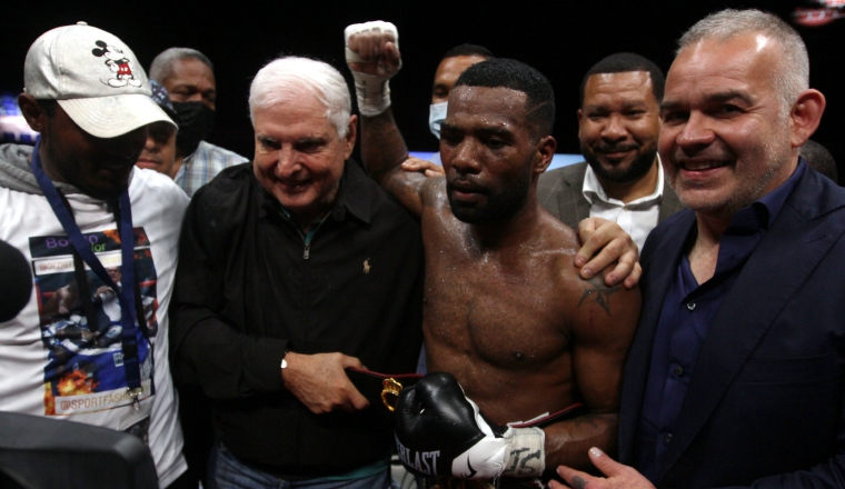 Ricardo Martinelli (izq.) y Jezreel Corrales. Foto: Víctor Arosemena