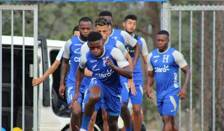 Jugadores de Honduras en los entrenamientos. Foto:@FenafuthOrg