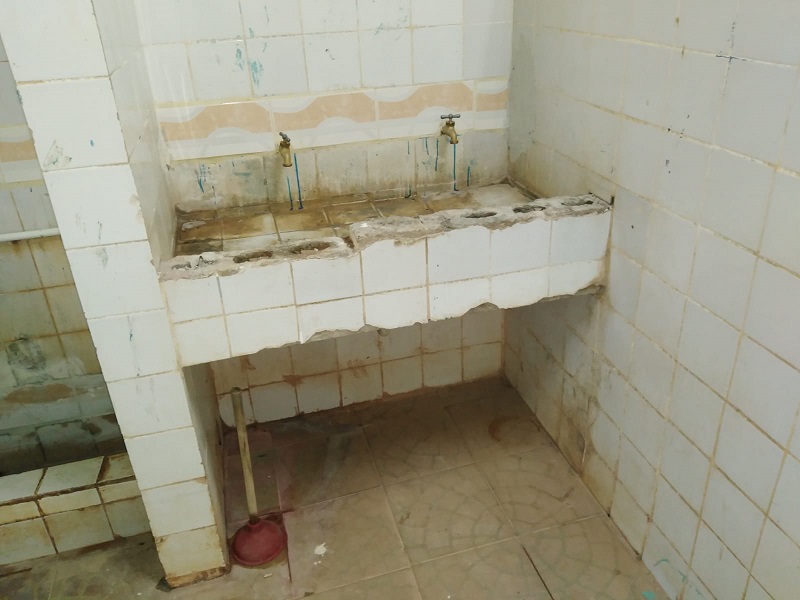 En estos centros educativos en Darién, hay mobiliario está defectuoso, así como los sanitarios. Foto: Cortesía