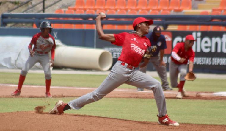 Cristian Navarro ganó el partido por Panamá Metro. 