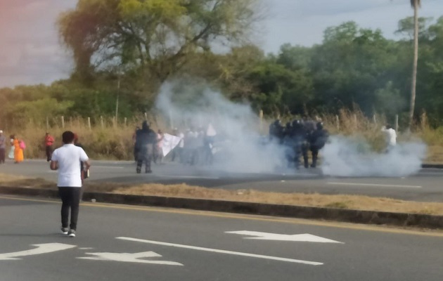 Indígenas protestaron ayer contra la vacunación. Foto: Redes sociales/ M.Burgos