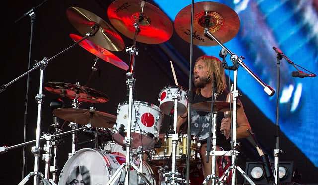 Taylor Hawkins, baterista de la banda de rock Foo Fighters, durante una presentación en el festival Rock im Park', en Nuremberg (Alemania). Foto: EFE / Timm Schamberger