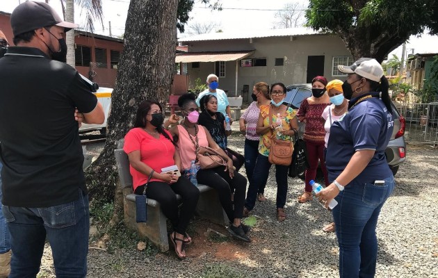 Según datos del Metro de Panamá, la construcción de la línea afecta no solo a comerciantes, sino también a 100 fincas privadas. Foto. Eric Montenegro