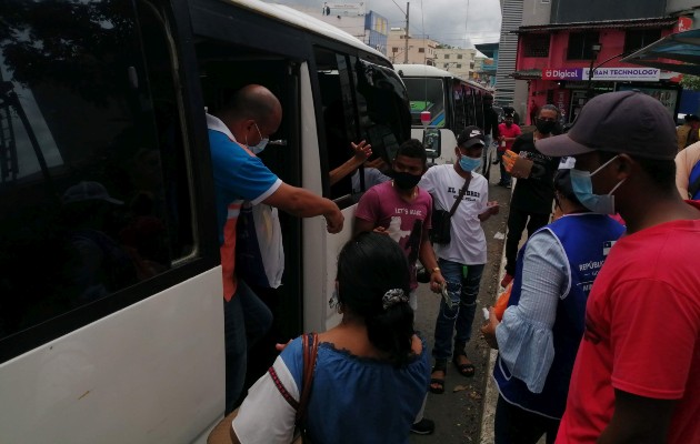 La medida adoptada por los directivos de rutas internas coincide con las acciones de cierre esporádico de calles programado para este lunes 28 de marzo, por la Cámara Provincial de Transporte de Panamá Oeste. Foto. Eric Montenegro