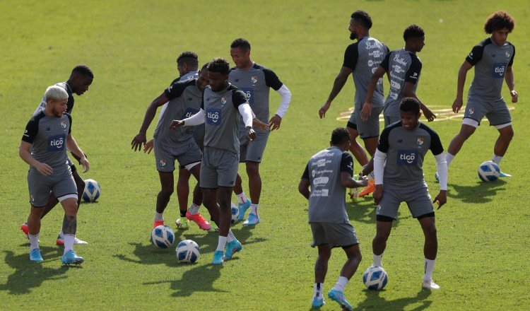 Entrenamientos del seleccionado panameño en el estadio Rommel Fernández. Foto:EFE