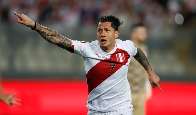 Gianluca Lapadula de Perú. Foto.EFE 