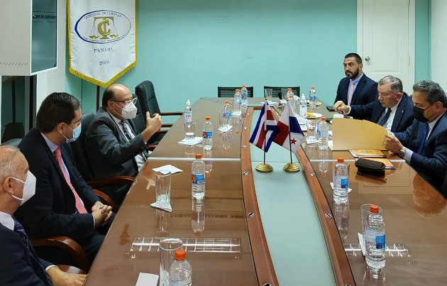 Los magistrados panameños sostuvieron reuniones con una delegación de Costa Rica. Foto: Cortesía