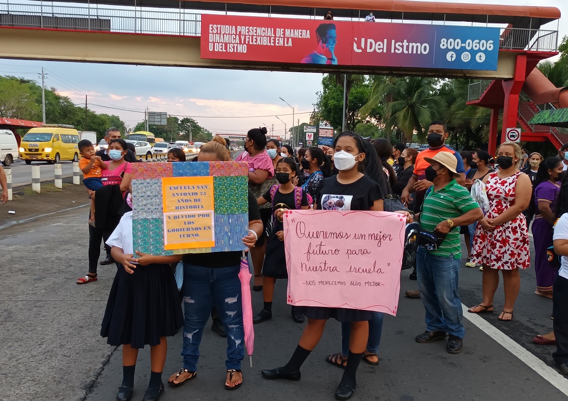 Reclaman construcción de nuevas aulas escolares, entre otras mejoras. Foto: Melquiades Vásquez