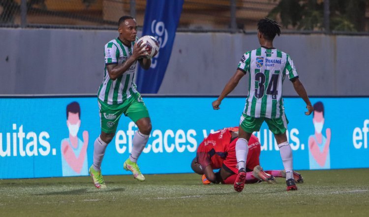 César 'Bombo' Medina festeja su primer gol contra CAI de La Chorrera. Foto: LPF