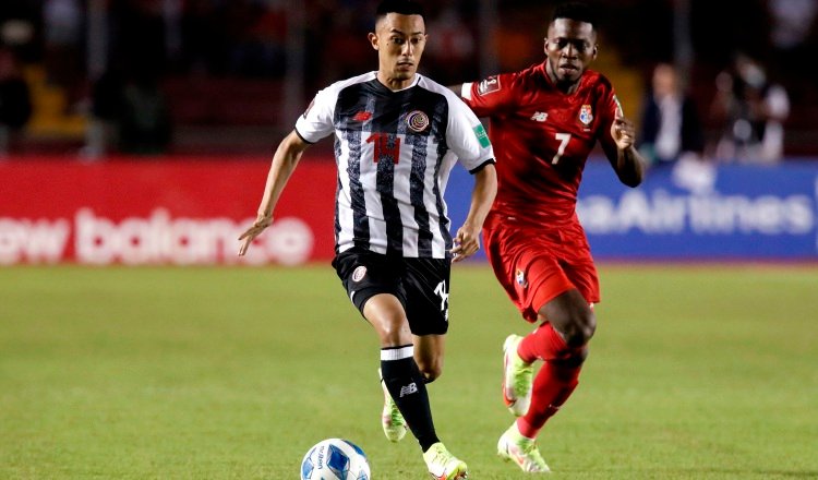  Jimmy MarÍn de Costa Rica y José Luis 'Puma' Rodríguez de Panamá. Foto:EFE