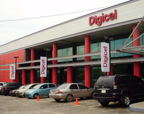 “No es sostenible para nosotros seguir invirtiendo en el mercado”, afirmó el presidente de Digicel Group, Denis O’ Brien. Foto: Archivo