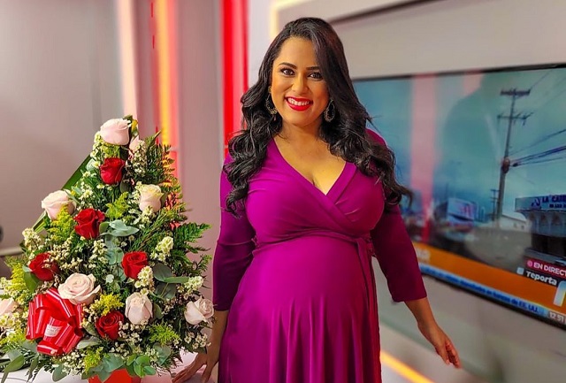 Delia Muñoz estará temporalmente fuera de los noticieros. Foto: Instagram / @deliamunoz27