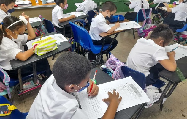 Los estudiantes no pueden abruptamente recibir los contenidos. Foto. Meduca