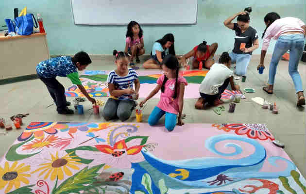 Por cada 10 escuelas primarias oficiales, solo hay siete de preescolar en Panamá. Archivo.