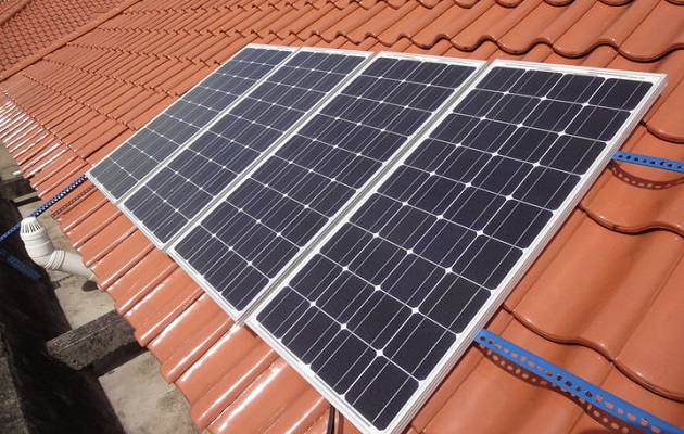 Actualmente hay 1,613 prosumidores con techos instalados en el país. Foto: Cortesía
