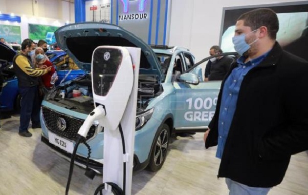 Los autos eléctricos contarán con una placa verde. Foto: EFE