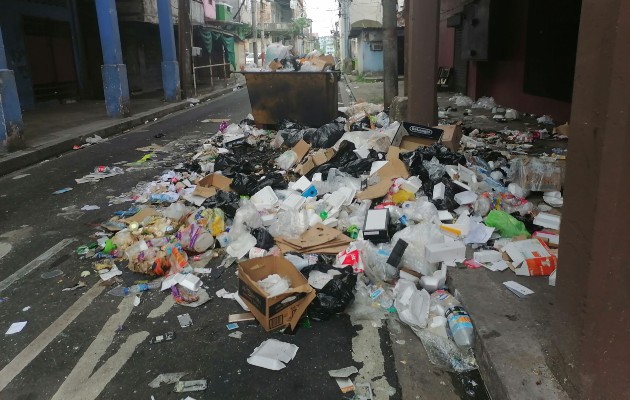 Los trabajos de recolección de basura se retomarán en horas de la noche del martes. Foto. Diomedes Sánchez