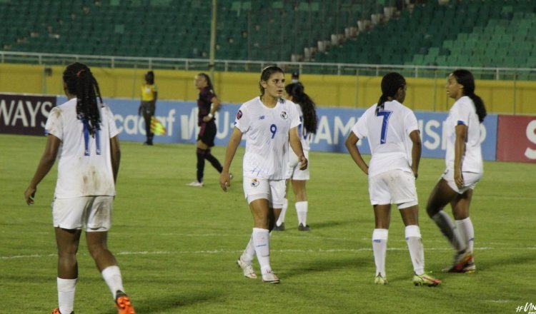 Chicas de Panamá lamentan la derrota contra México. Foto:Fepafut