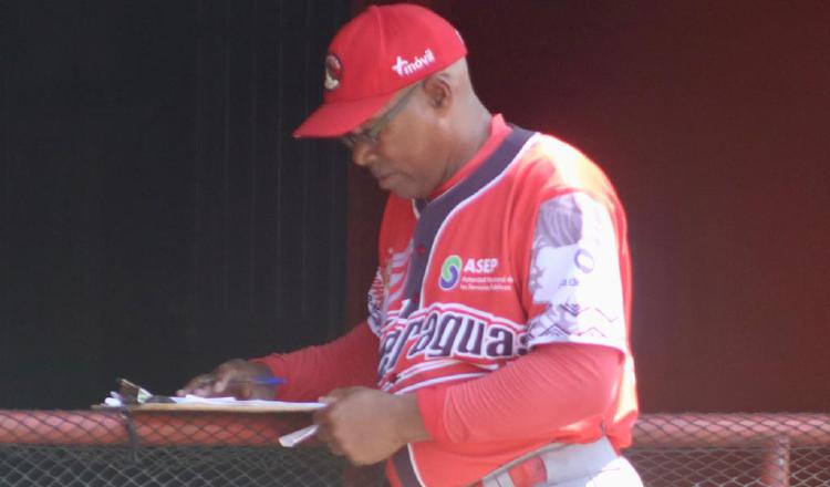 El timonel cubano Carlos Louis se encuentra al frente del equipo de Veraguas. Foto:Fedebeis