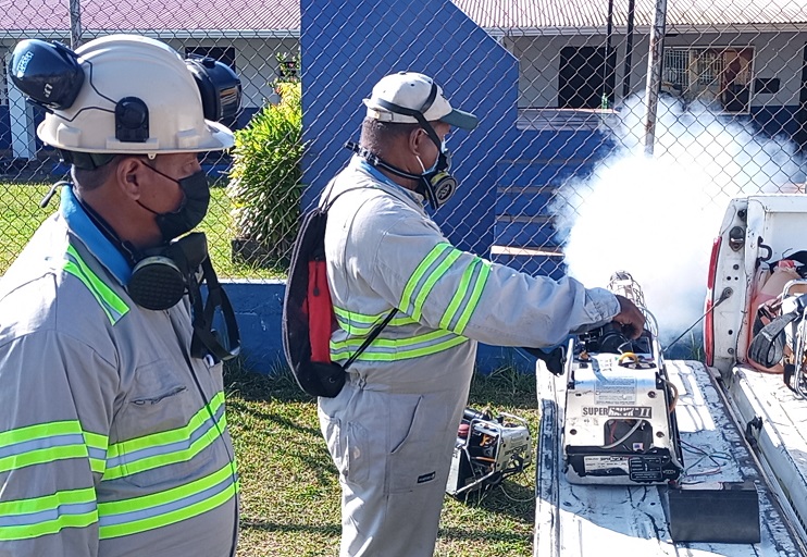 Se realizan operativos de fumigación en conjunto con municipios y la empresa privada. Foto: Eric A. Montenegro