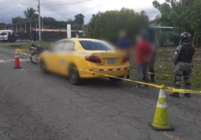 Los Linces dieron con el taxi y los extorsionadores señalados por la víctima. Foto: José Vásquez
